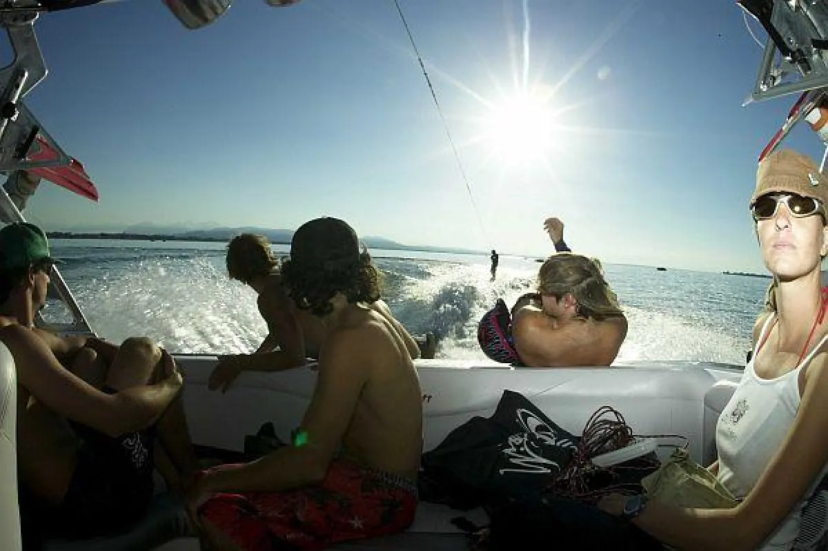 Das im Bodenseeraum einzigartige fünftägige Freakwave-Festival verspricht wieder eine Melange aus Wakeboard- und Funsport-Action, Strandkino, DJs, Vjs und Live-Acts, brazilian flavour und Badespass di