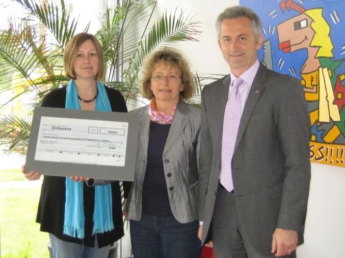 Ambulanter Kinderhospizdienst erhält 1000 Euro Spende von Softwarehaus TEAM Bild: Ambulanter Kinderhospizdienst erhält 1000 Euro Spende von Softwarehaus TEAM