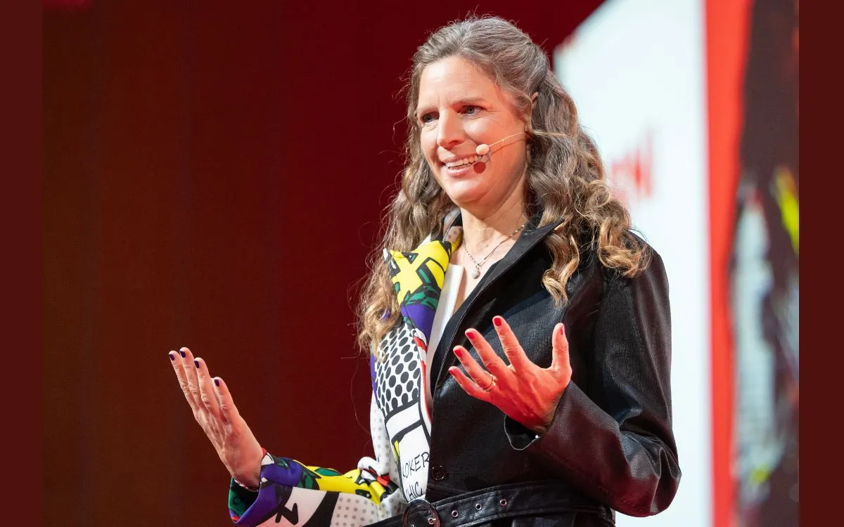 Keynote Speakerin Daniela Landgraf spricht über den Wirtschaftsfaktor Selbstwert (© Friedrun Reinhold)