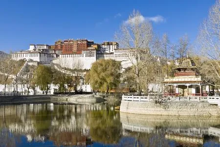 Bild: Silvester auf dem Dach der Welt – China Holidays bietet zwölftägige Tibet-Reise zum Jahreswechsel