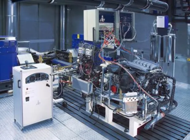 Bild: SABIC IP geht mit IAV GmbH ein, um Lösungen für Elektro- und Hybrid-Fahrzeuge mit Thermoplasten zu entwickeln