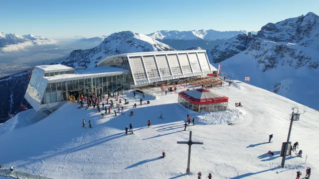 Beim Geheimtipp-Testsieger warten ab 22. November nicht nur neue Pisten und Routen auf Schneehungrige Bild: Beim Geheimtipp-Testsieger warten ab 22. November nicht nur neue Pisten und Routen auf Schneehungrige