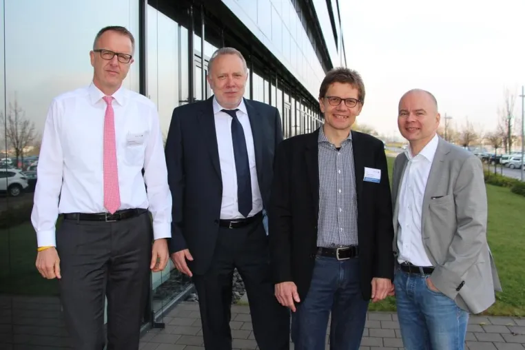 KACO new energy meets Hochschule Heilbronn: Industrie 4.0 praxisnah vermittelt. Bild: KACO new energy meets Hochschule Heilbronn: Industrie 4.0 praxisnah vermittelt.