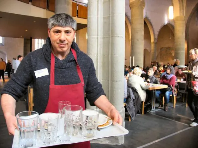 Bild: Ehrenamtlicher Einsatz in der Vesperkirche