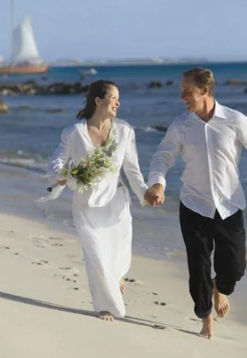 Bild: ARUBA - HONIGMOND UND FLÜSTERWOCHEN - KARIBISCH HEIRATEN - JETZT AUF DEUTSCH