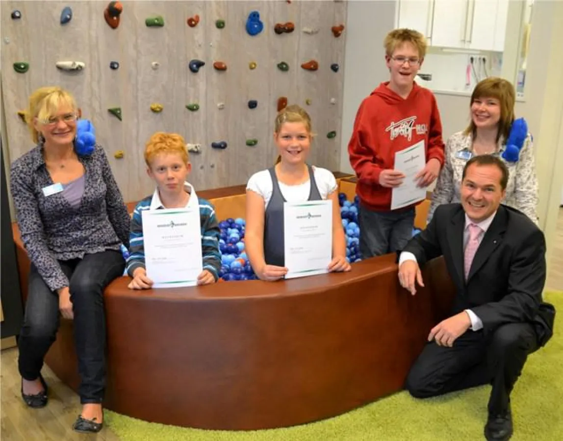 Auszeichnung beim großen Namensgewinnspiel (Foto: Kinderhörzentrum Bremen)