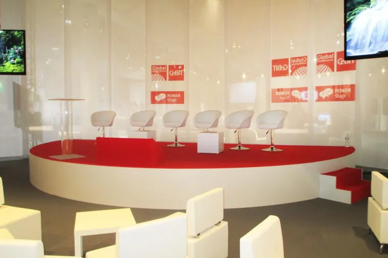 Bild: Individuelle Möbellösungen für zukunftsweisende Technik