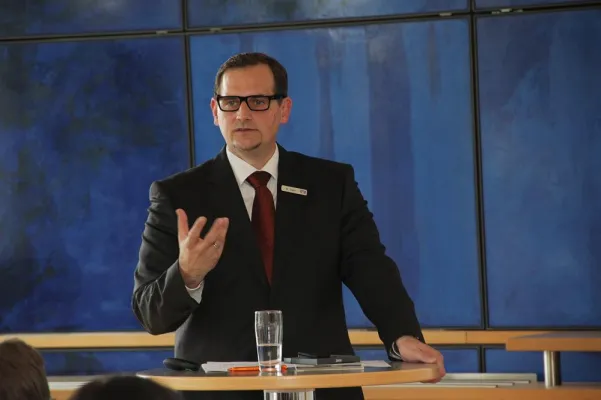 Bild: Volksbank Mittelhessen macht Vereine und Unternehmen fit für SEPA