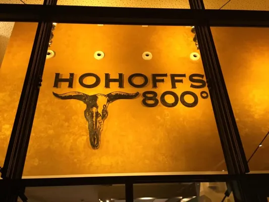 Bild: Für ein stilvolles Ambiente: Schmiedelogos & Kerzenleuchter von fmb