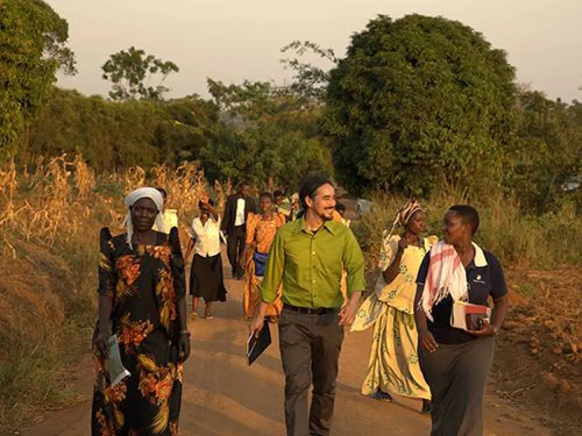 Benjamin Wolf, Gründer und Geschäftsführer der Stay Stiftung vor Ort in Uganda