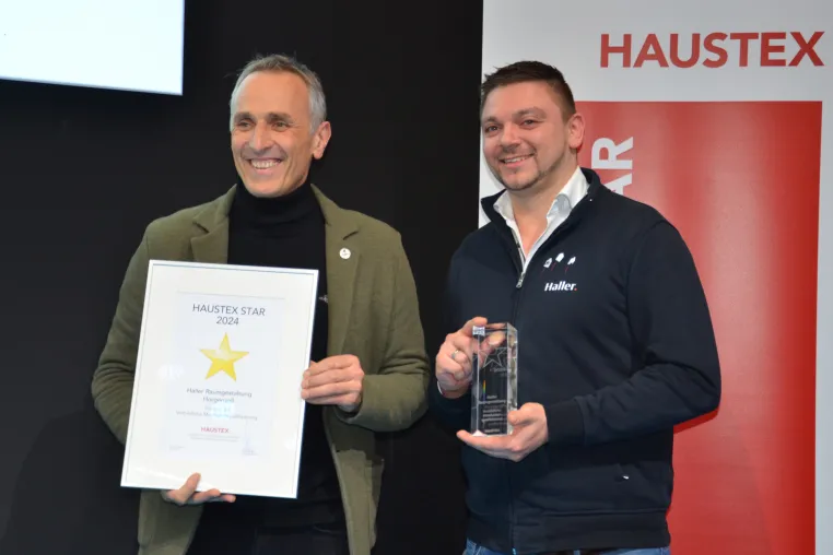 Haller Raumgestaltung erhält Haustex Star 2024 in der Kategorie „Vorbildliche Mitarbeiterqualifizierung“ Bild: Haller Raumgestaltung erhält Haustex Star 2024 in der Kategorie „Vorbildliche Mitarbeiterqualifizierung“
