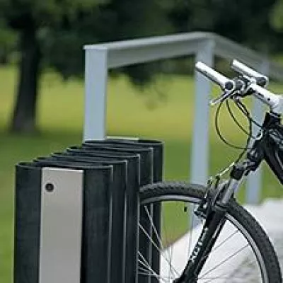 Bild: Premiere auf der GaLaBau 2010 mit preisgekröntem Design und "grünen" Parkbänken