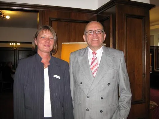 Bild: Fit in der Krise: Christine Tuchscherer trifft Bestsellerautor und Erfolgscoach Prof. Jörg Knoblauch