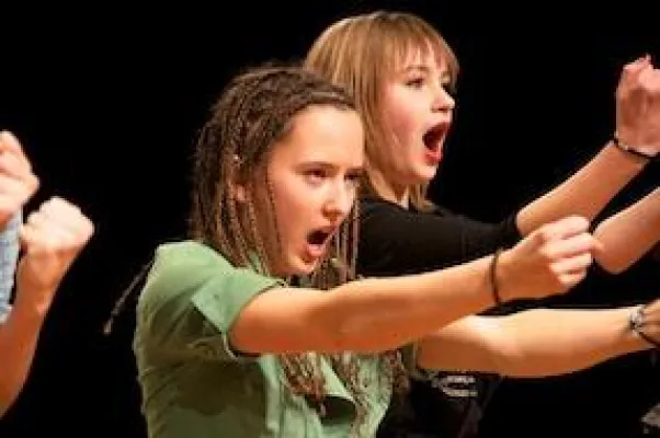 Bild: Bühnenkunstschule ACADEMY mit neuer Produktion / ACADEMYzwei-Absolventen präsentieren „PERFEKT“