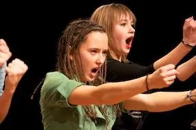 Bild: Bühnenkunstschule ACADEMY mit neuer Produktion / ACADEMYzwei-Absolventen präsentieren „PERFEKT“