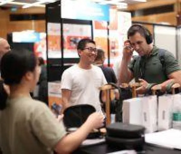 Vom smarten Fitness-Spiegel bis zu 5G-Anwendungen - die Trends der Hongkonger Elektronikmessen Bild: Vom smarten Fitness-Spiegel bis zu 5G-Anwendungen - die Trends der Hongkonger Elektronikmessen