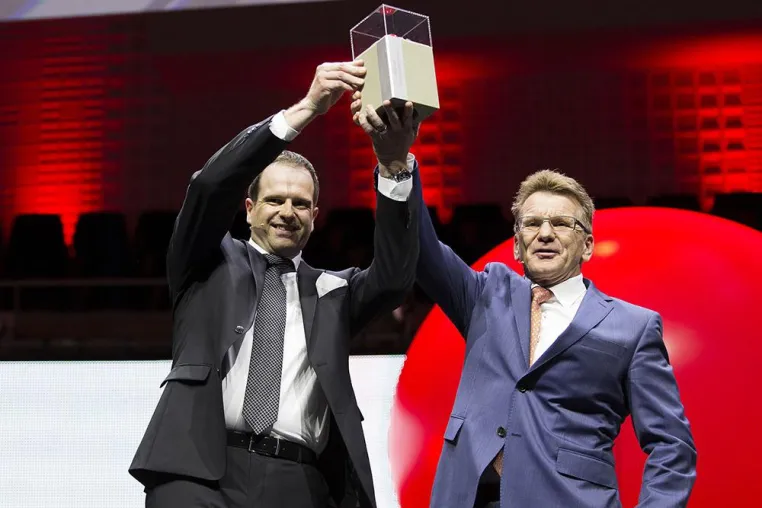 Thermoplan AG gewinnt den Prix SVC Zentralschweiz 2016 Bild: Thermoplan AG gewinnt den Prix SVC Zentralschweiz 2016