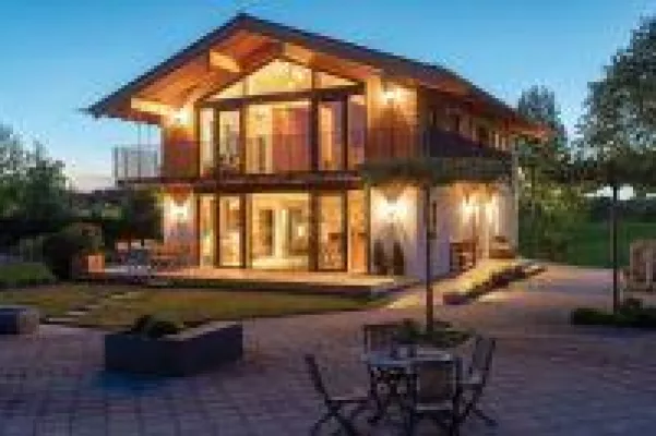 Bild: Hausbau-Trendsetter zu besichtigen: Regnauer Hausbau gewinnt Deutschen Musterhauspreis 2019