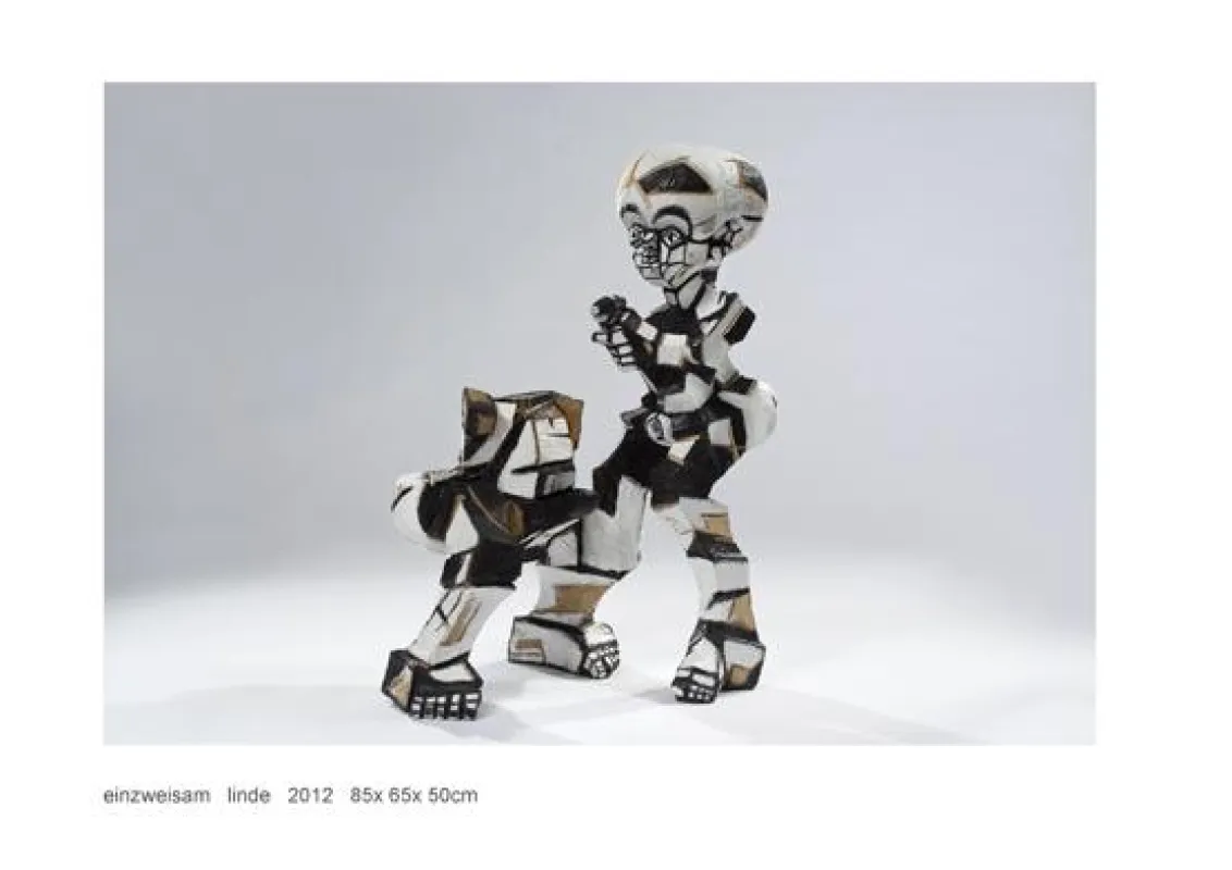 Maike Gräf, Einzweisam, 2012, Linde, 85 x 65 x 50 cm