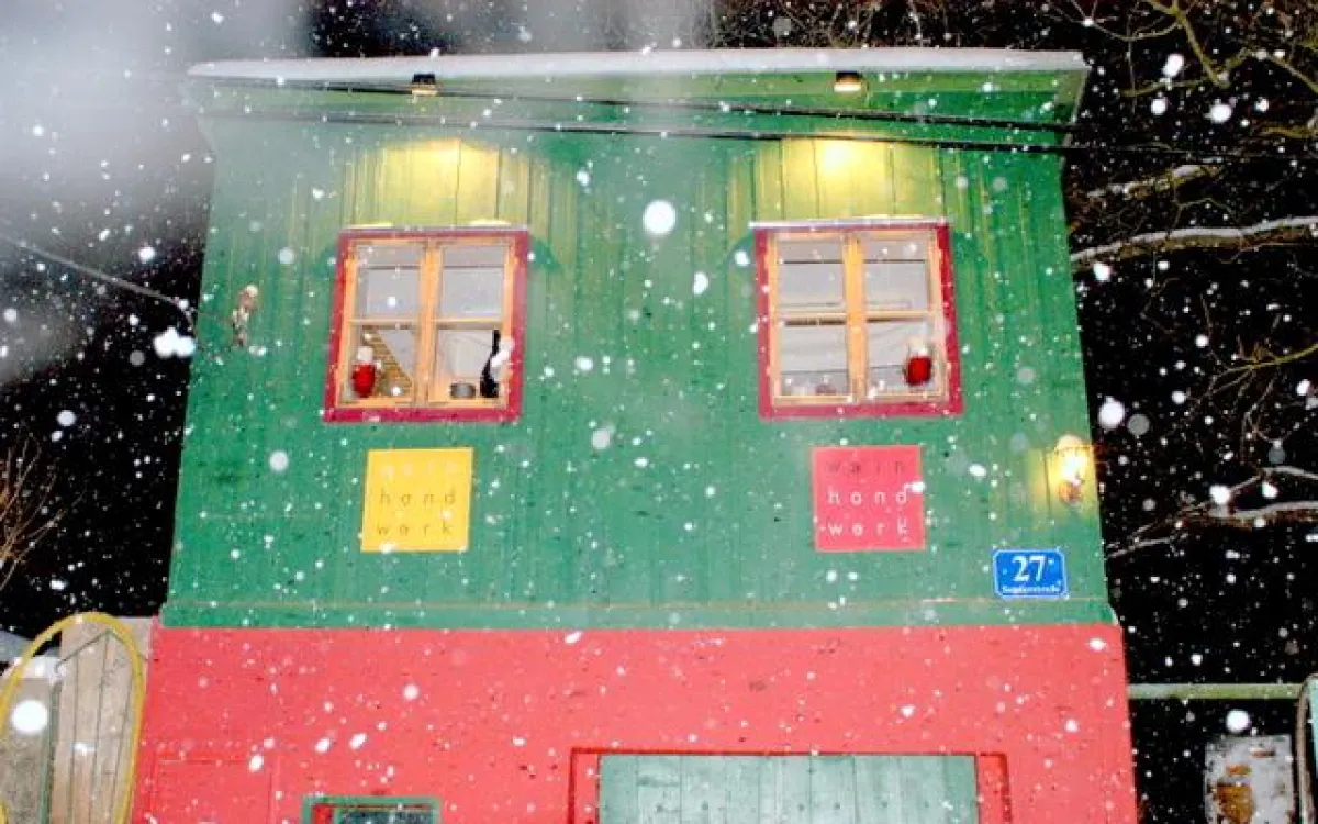 Weinhandwerk im Schneefall