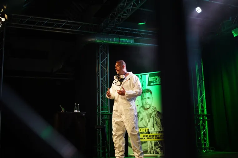 Tatortreiniger Marcell Engel bald in Düsseldorf und Köln Bild: Tatortreiniger Marcell Engel bald in Düsseldorf und Köln