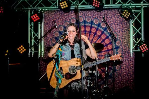 Bild: Album-Releasekonzert Nadine Fingerhut: "Karussell" ist da!
