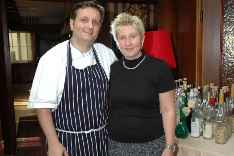Begehrte Gastronomie-Auszeichnung des Aral-Schlemmeratlas 2011 geht nach Kernen Bild: Begehrte Gastronomie-Auszeichnung des Aral-Schlemmeratlas 2011 geht nach Kernen