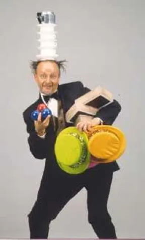 Hoch die Tassen: Dieter Tasso im GOP-Varieté Münster Bild: Hoch die Tassen: Dieter Tasso im GOP-Varieté Münster