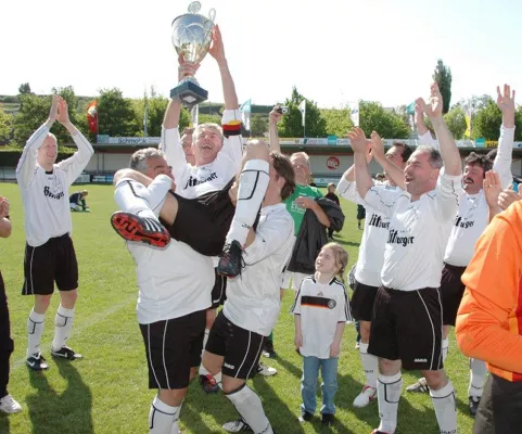 Historischer Sieg am Kaiserstuhl - Deutschland ist Fußball-Europameister Bild: Historischer Sieg am Kaiserstuhl - Deutschland ist Fußball-Europameister