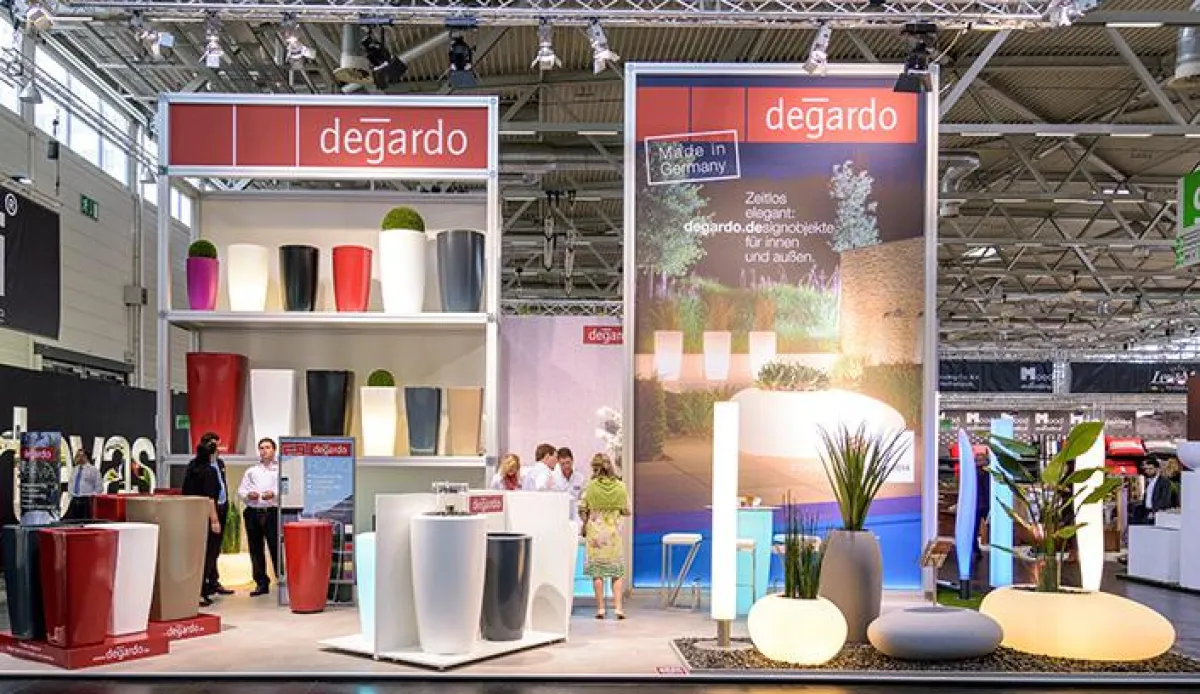 Bildunterschrift: Der DEGARDO-Messestand zog in Köln und Nürnberg eine Vielzahl interessierter Fachb