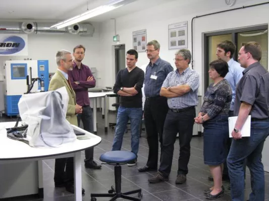 Bild: ZESTRON`s Workshop- und Seminarprogramm 2013 rund um das Thema Elektronikreinigung