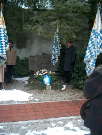 Bild: Bayernpartei gedenkt Staatsminister Prof. Dr. Joseph Baumgartner