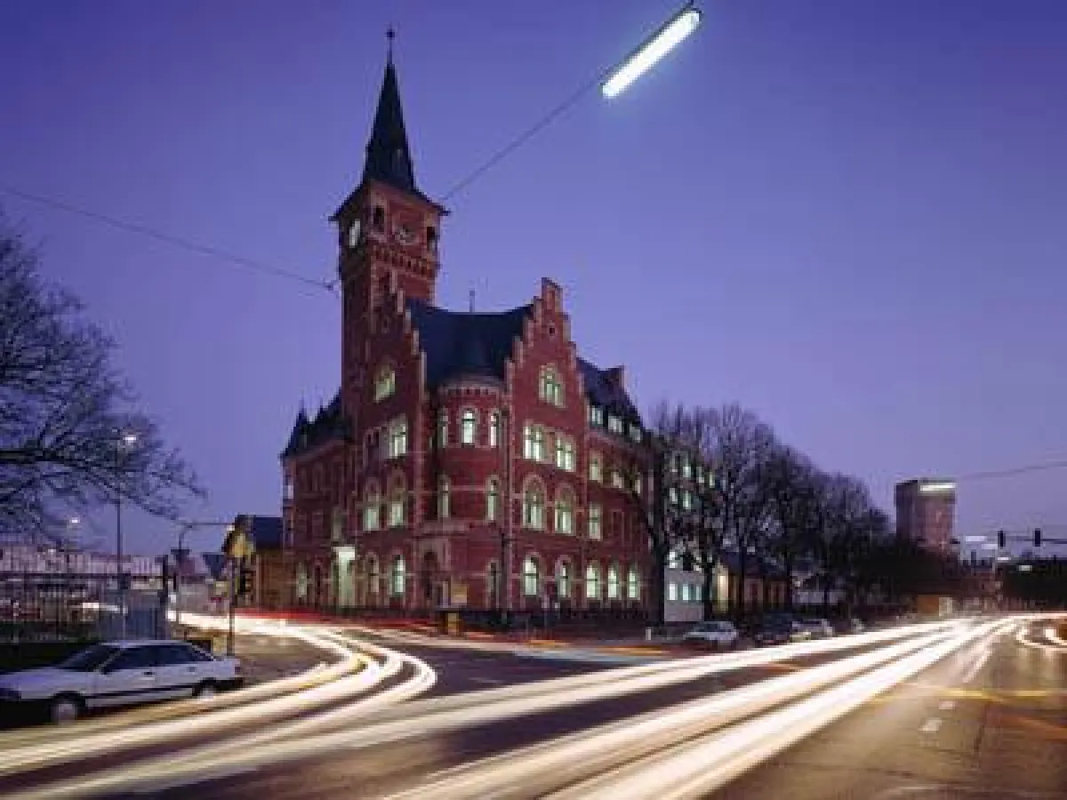 Das Hafenamt im Rheinauhafen, Verwaltungsgebäude der HGK.