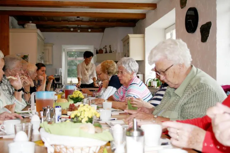 Bild: Seniorenfrühstück mit Schützenfestmusik - das kam an