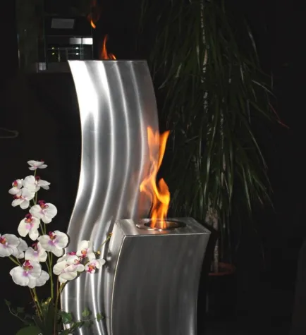 Bioethanol Kamine als Feuersäulen sind das Highlight für Terrasse oder Balkon Bild: Bioethanol Kamine als Feuersäulen sind das Highlight für Terrasse oder Balkon