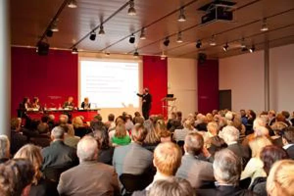 Bild: münchner immobilien fokus klärt Fragen zu schwierigen Mietern und informiert über Stiftungen