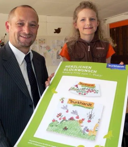 Bild: Natalie Fritz gewinnt den „Apfel“-Malwettbewerb auf der Landesgartenschau in Neu-Ulm
