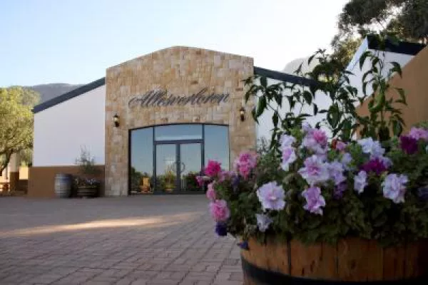 RED SIMON gewinnt Allesverloren als neues Partnerweingut Bild: RED SIMON gewinnt Allesverloren als neues Partnerweingut