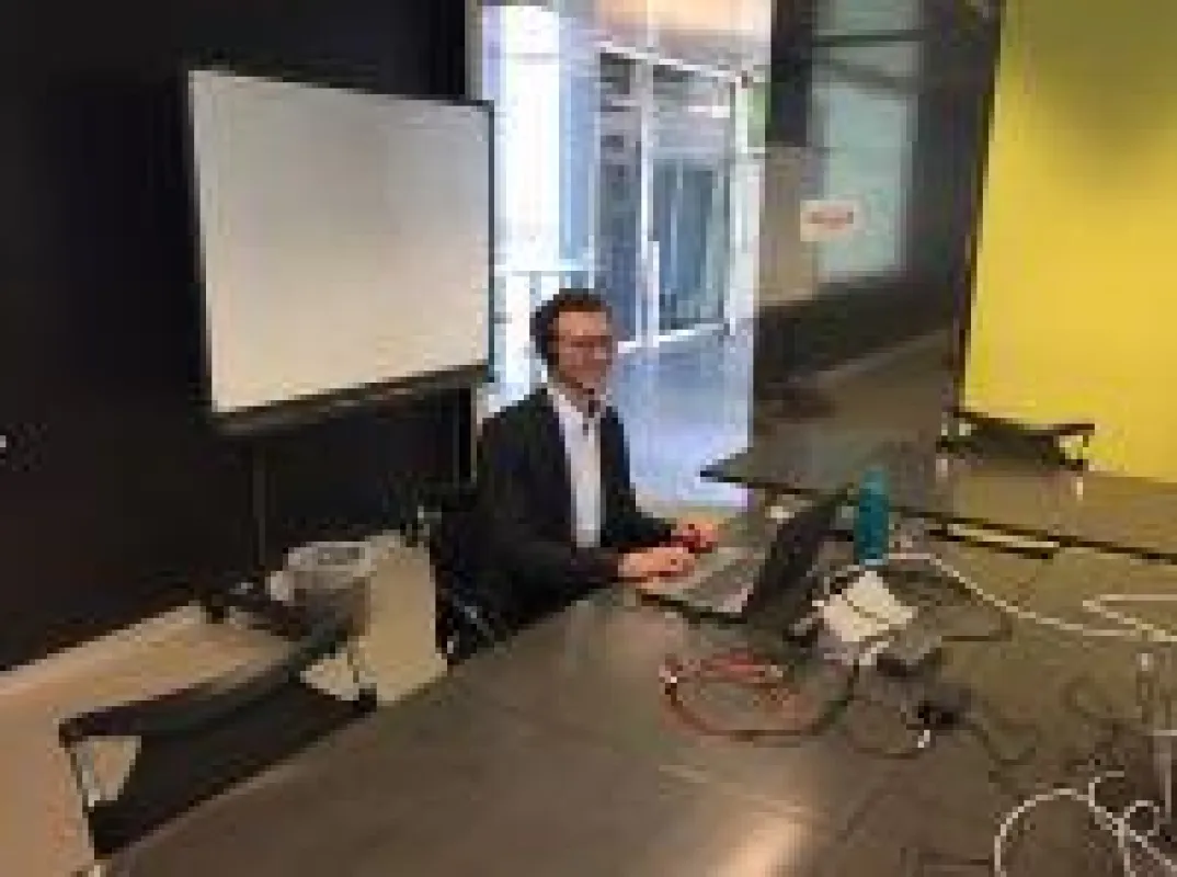 Unter besonderen Corona Bedingungen musste Justus Bogner die Ergebnisse seiner Dissertation präsentieren.