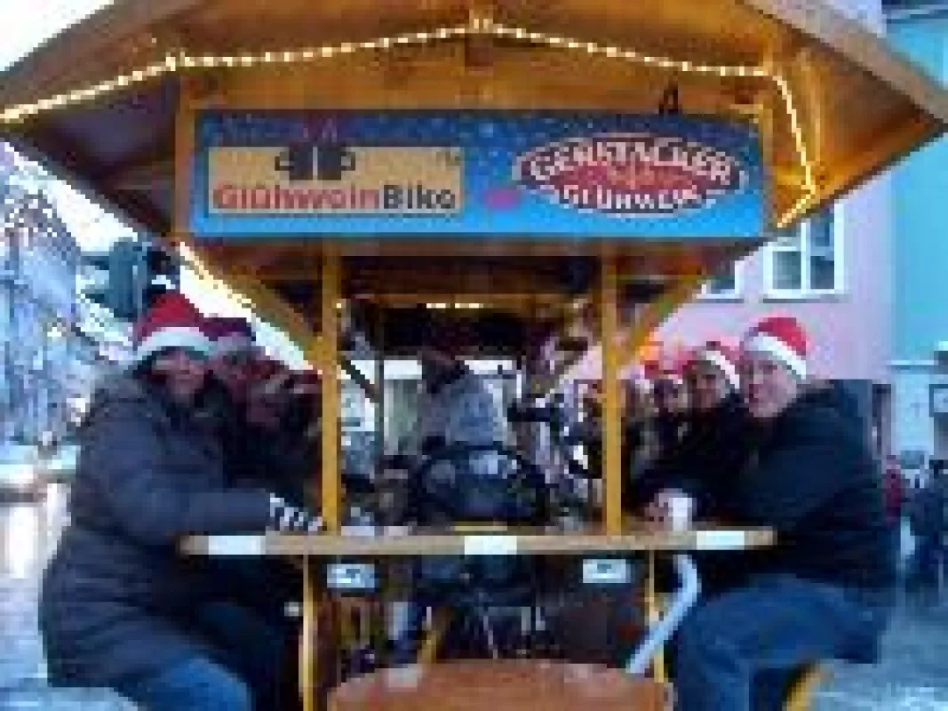 Mit dem GlühweinBike auf SpendenTour 2011