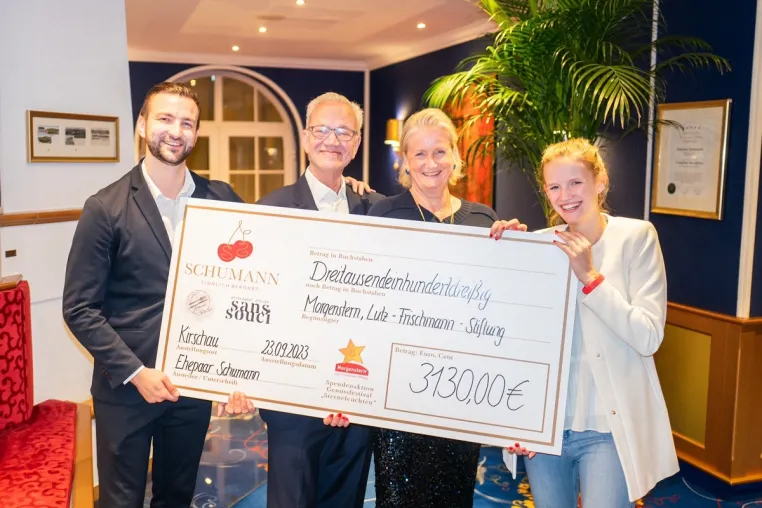 Genussfestival BEI SCHUMANN übergibt 3130,00 Euro Spende an Morgenstern, Lutz-Frischmann-Stiftung Bild: Genussfestival BEI SCHUMANN übergibt 3130,00 Euro Spende an Morgenstern, Lutz-Frischmann-Stiftung
