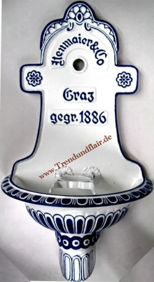 Wandbrunnen und Briefkaesten mit individueller Wunschbeschriftung - massiv gegossen. trendflair.de