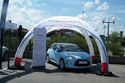 Bild: Citroen präsentiert sich unter dem X-GLOO Zelt