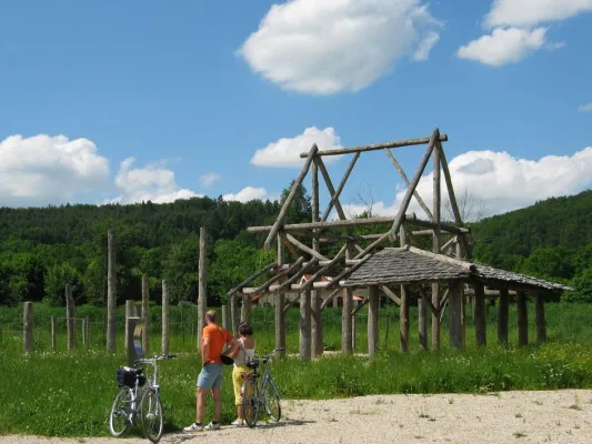 Bild: Radtour durch den Archäologiepark Altmühltal – Zeitreise zu Kelten und Neandertalern