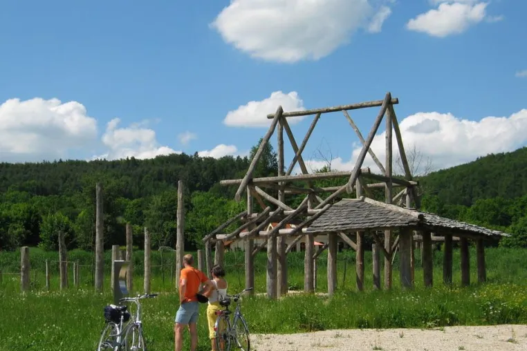 Bild: Radtour durch den Archäologiepark Altmühltal – Zeitreise zu Kelten und Neandertalern