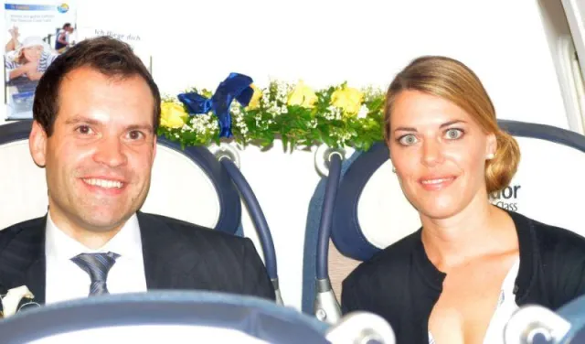 Condor Hochzeitsflug: Ann-Kathrin und Marcus flogen am 11.11.11 mit Condor in den siebten Himmel Bild: Condor Hochzeitsflug: Ann-Kathrin und Marcus flogen am 11.11.11 mit Condor in den siebten Himmel