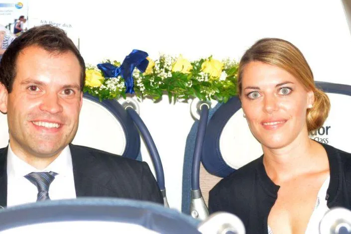 Bild: Condor Hochzeitsflug: Ann-Kathrin und Marcus flogen am 11.11.11 mit Condor in den siebten Himmel
