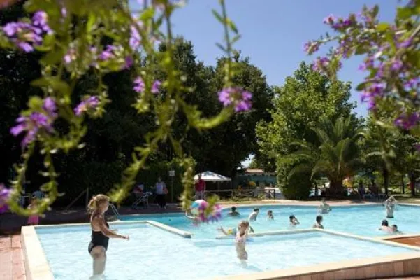 Bild: Familienurlaub mit Vacanceselect: Der neue Katalog 2011 ist da