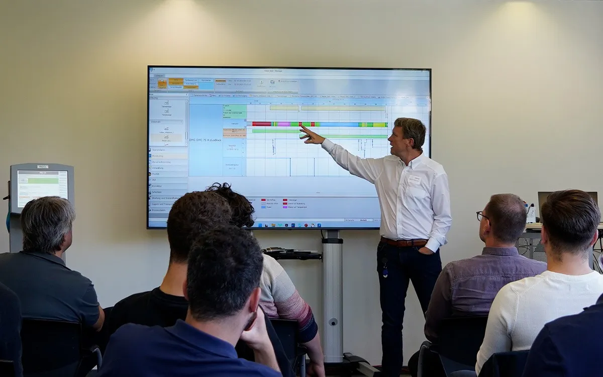 PROXIA bietet Wissen, Orientierung und  Beratung rund um MES und Digitalisierung. (© PROXIA Software AG)