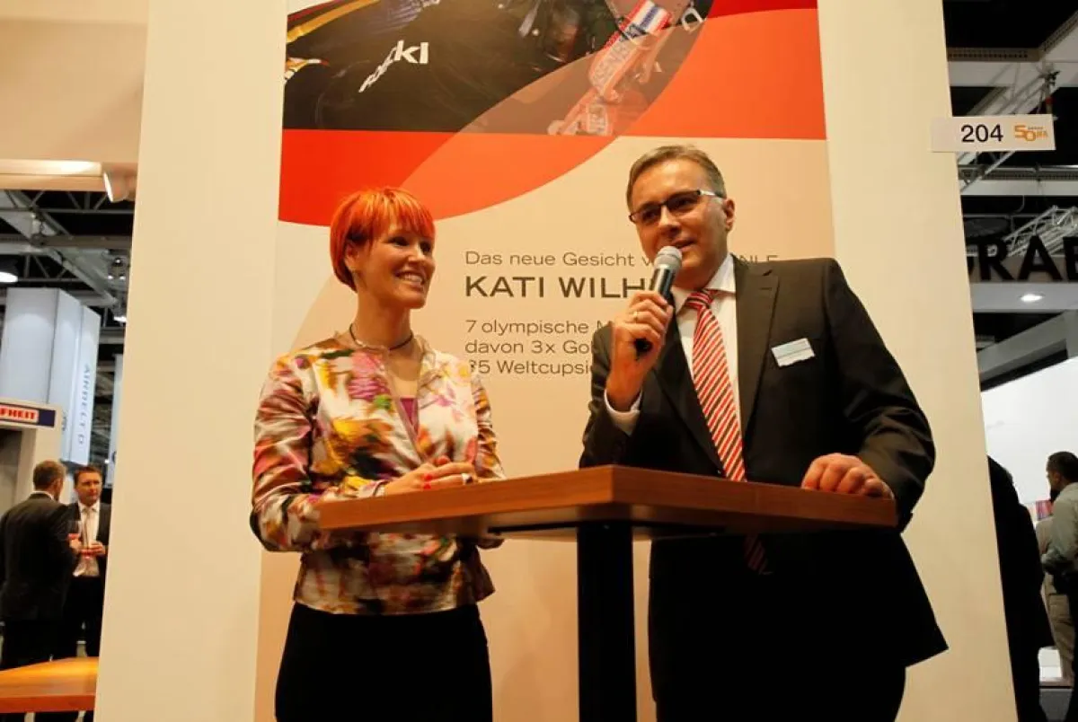 Biathlonlympiasiegerin Kati Wilhelm im Gespräch mit Georg Thaller, dem Vorstandsvorsitzenden der LEIFHEIT AG